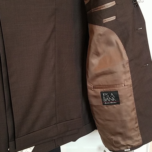 Jo's A. Banks Men's business suit
